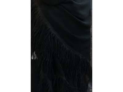 Elegante wollen sjaal of omslagdoek, zwart, driehoek dubbel, suede franjes
